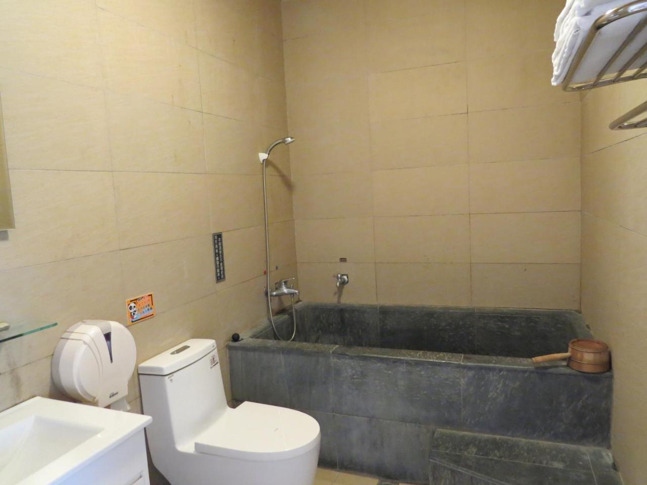 New Hongye Hotel ไป๋เหอ ภายนอก รูปภาพ